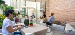garden hotel con piscina a Lucca